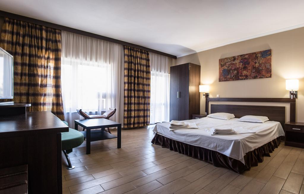 Art Hotel Varna Extérieur photo