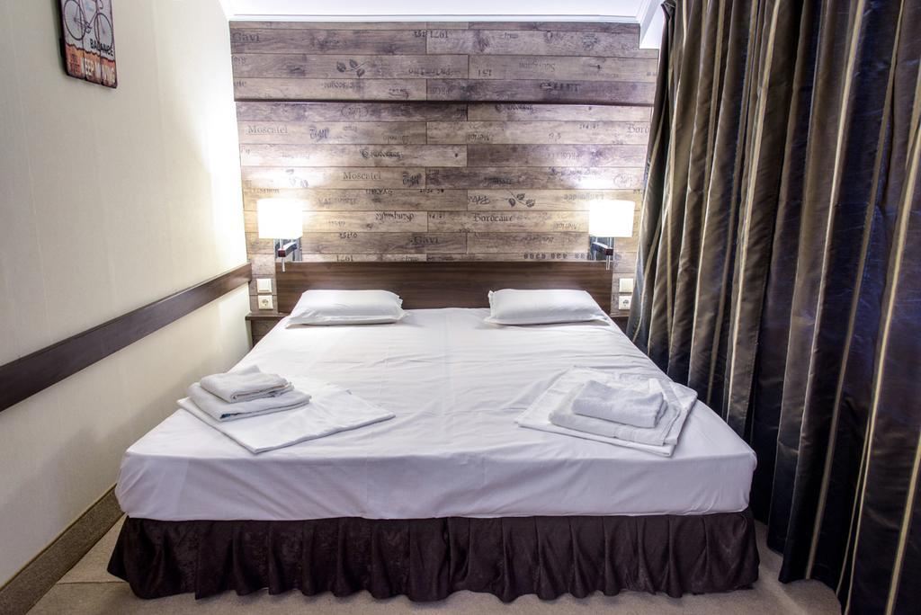Art Hotel Varna Extérieur photo