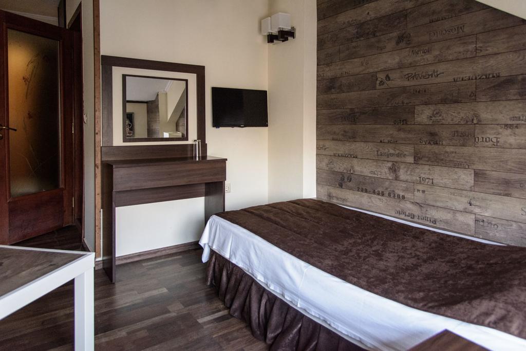 Art Hotel Varna Extérieur photo
