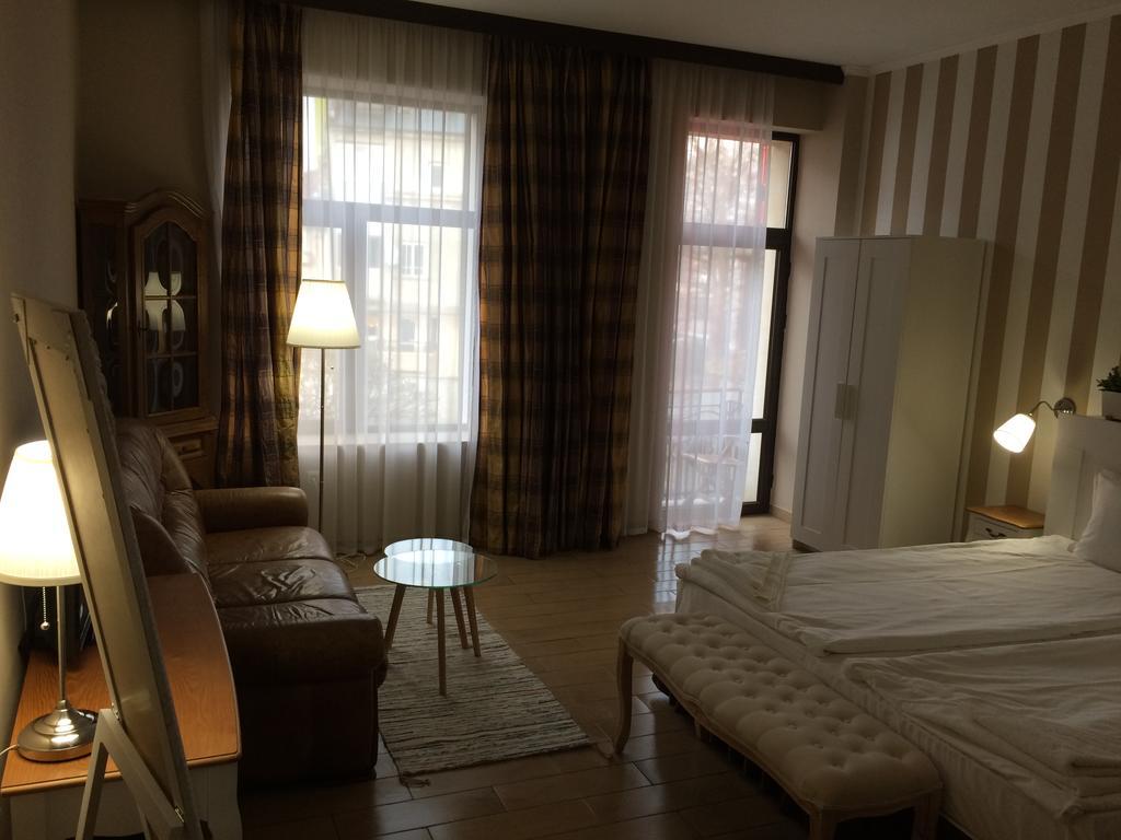 Art Hotel Varna Extérieur photo