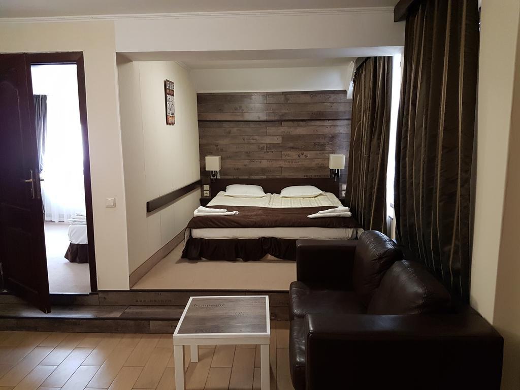 Art Hotel Varna Extérieur photo